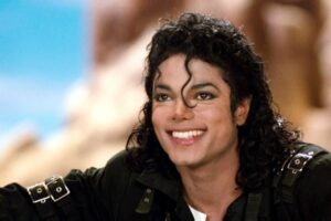 Álbum póstumo de Michael Jackson pode ser lançado em breve, diz irmão do cantor