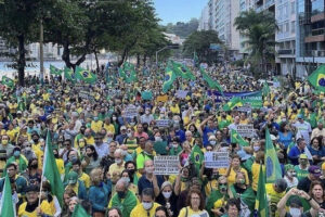 Manifestação em favor de Bolsonaro em Niterói, no Rio de janeiro, neste domingo (Foto: Instagram)