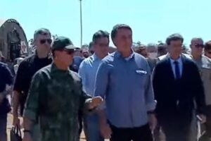 Bolsonaro acompanha treinamento militar em Formosa