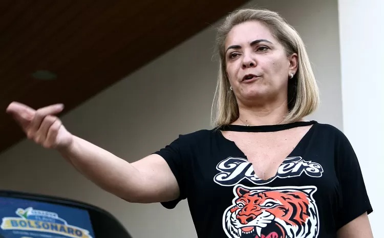 A advogada Ana Cristina Valle, de 51 anos, ex-mulher de Jair Bolsonaro (Foto: reprodução - Uol)