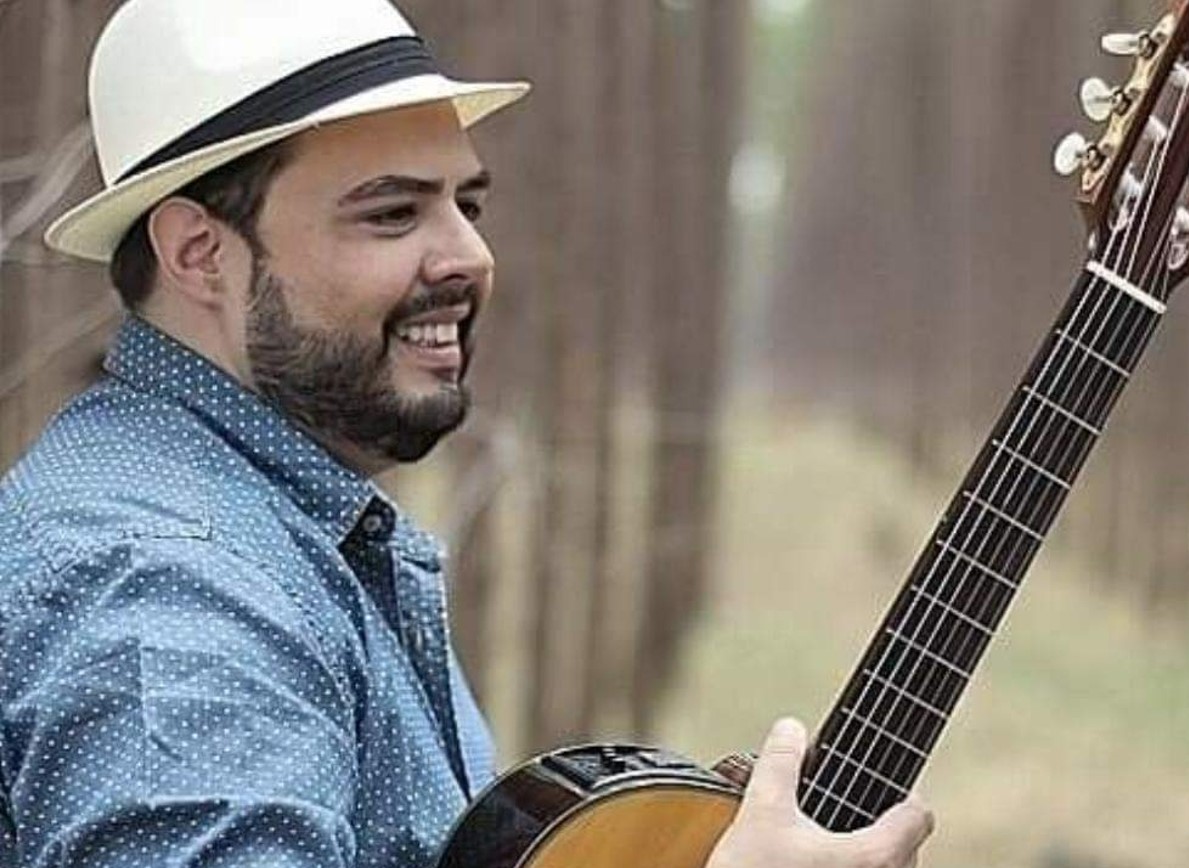 Músico Ricardo Coutinho comanda roda de samba em Goiânia nesta quinta, 30