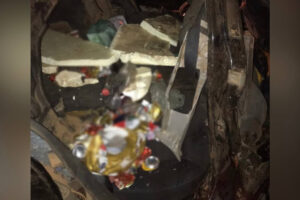 Latas de cerveja no veículo - Irmãos estão entre os 5 mortos da colisão entre carro e carreta que ocorreu na BR-364, em Mineiros. PRF encontrou latas de cerveja