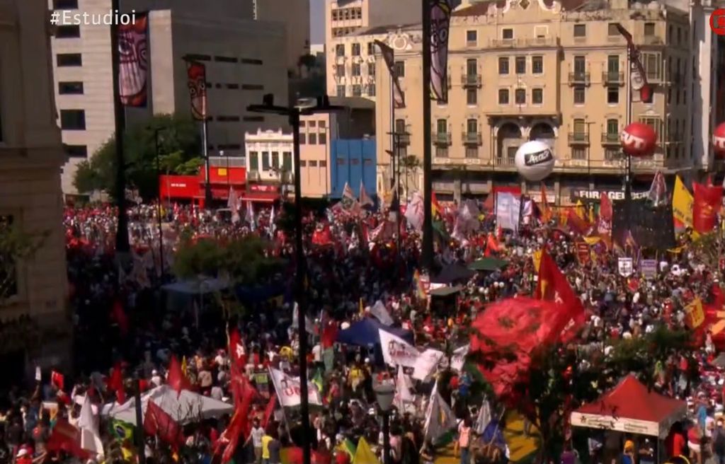 Ato contra o presidente Bolsonaro no Vale do Anhangabaú, em São Paulo (Foto: Reprodução - Globonews)