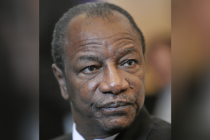 Tentativa de golpe provoca tiroteios na Guiné, e paradeiro do presidente é desconhecido