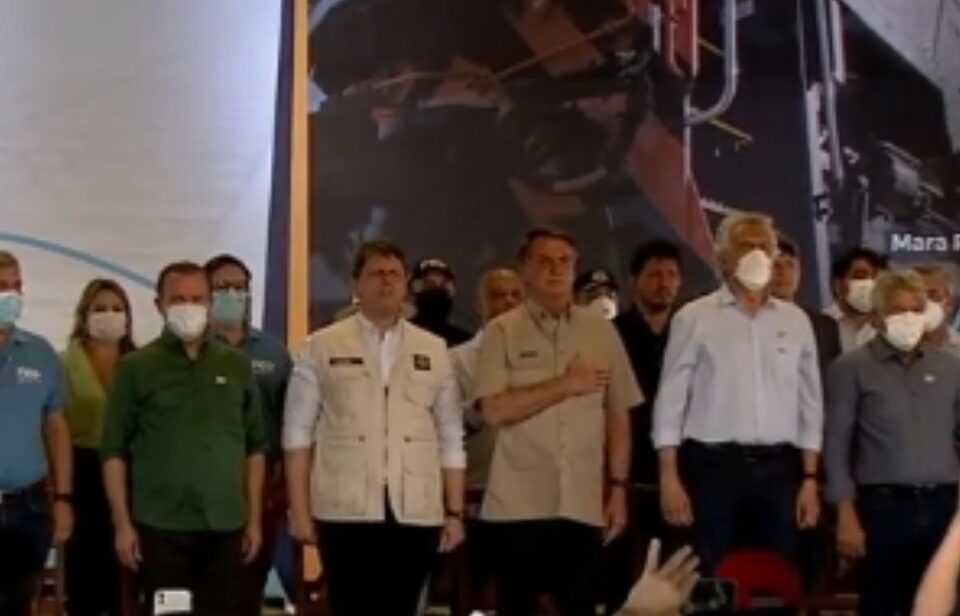 Bolsonaro participa do lançamento das obras de ferrovia em Mara Rosa, Goiás — Foto: Reprodução/Twitter
