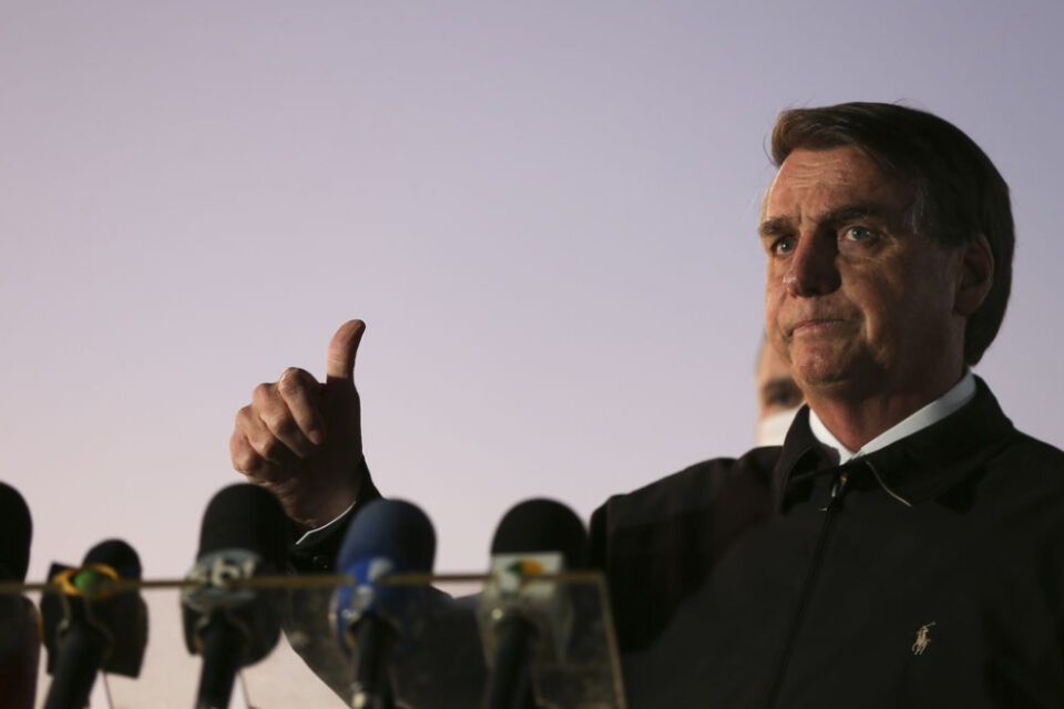 Bolsonaro propõe novo projeto similar à MP das fake news rejeitada por Pacheco