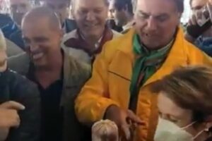 governador do Rio Grande do Sul “Esse salame é do governador “, diz Bolsonaro sobre Eduardo Leite: vídeo