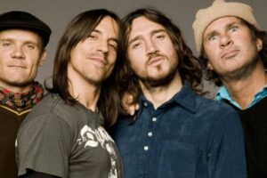 frusciante A última vez que a banda se apresentou no Brasil foi em 2019, no Rock in Rio. Red Hot Chili Peppers anuncia turnê mundial para 2022