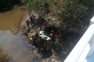 Homem morre após perder o controle do carro e cair em ponte na GO-532, em Niquelândia