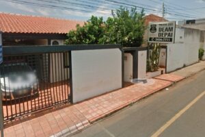 Dois irmãos suspeitos de tráfico de drogas foram detidos, em Itumbiara. Eles integram uma família de oito irmãos, dos quais três já estão presos pelo mesmo crime. (Foto: Google Street View)