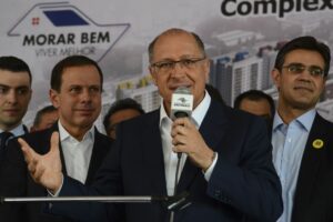 Governador João Doria e ex-governador Geraldo Alckmin (Foto: Rovena Rosa/Agência Brasil)