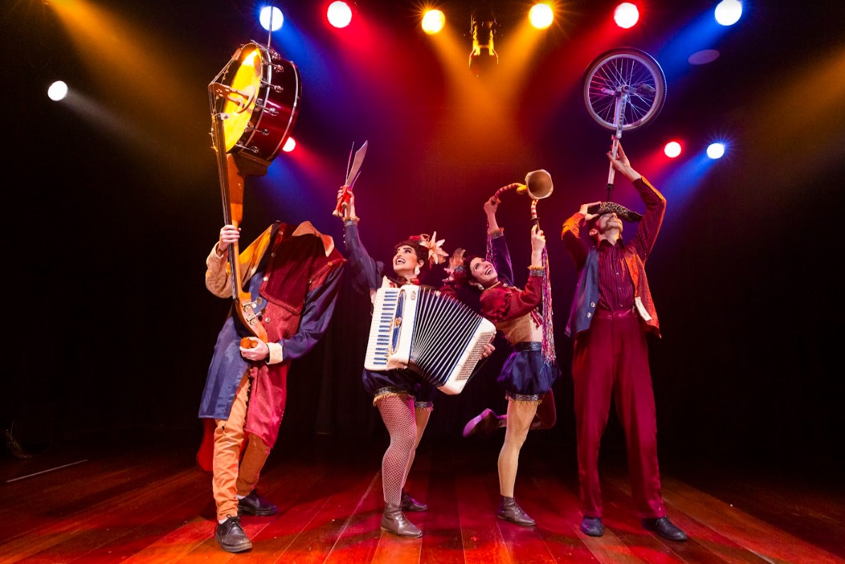 Espetáculo 'Retumbantes' encerra Festival Internacional Sesc de Circo