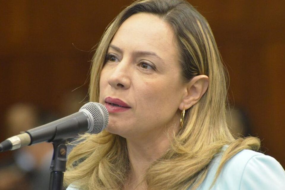 Deputada goiana ironiza Bolsonaro: 