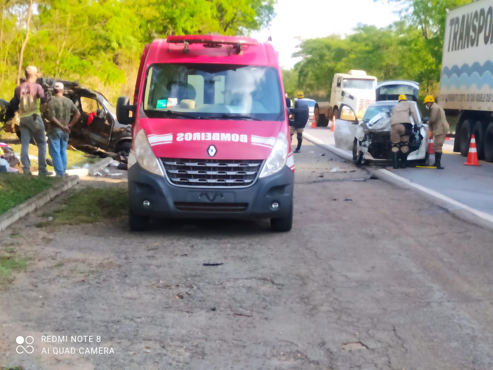 Cinco vítimas, entre elas, uma mulher grávida, morreram na hora; duas faleceram na unidade de saúde