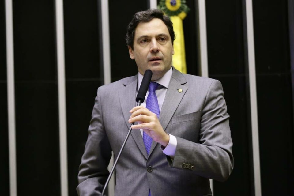 Conheça o deputado brasileiro que será parceiro de Donald Trump