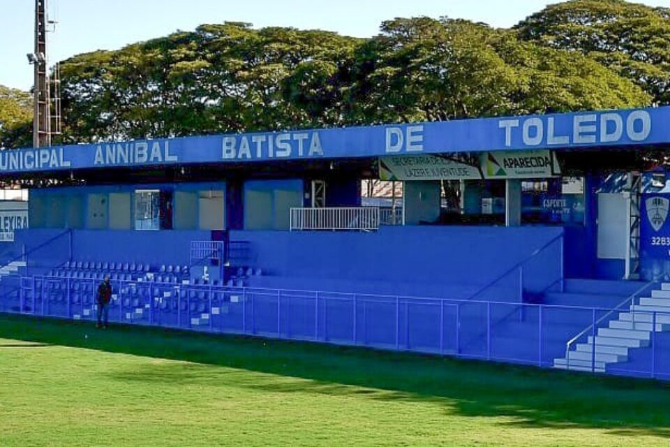 Estádio Aníbal Batista de Toledo em Aparecida de Goiânia