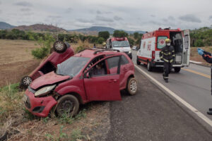 Uma pessoa morreu e outras 4 ficaram feridas após acidente em São Luís de Montes Belos