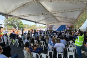 Cerimônia para assinatura do contrato para concessão de trechos de três rodovias estaduais que cortam Goiás