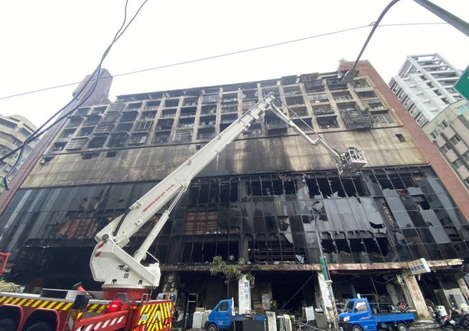 Incêndio em prédio de Taiwan matou mias de 40 pessoas