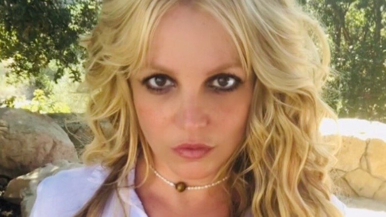 Nome da cantora passou a batizar a iguaria que a deixou babando. Britney Spears publica vídeo de ovo de Páscoa brasileiro e bomba confeitaria