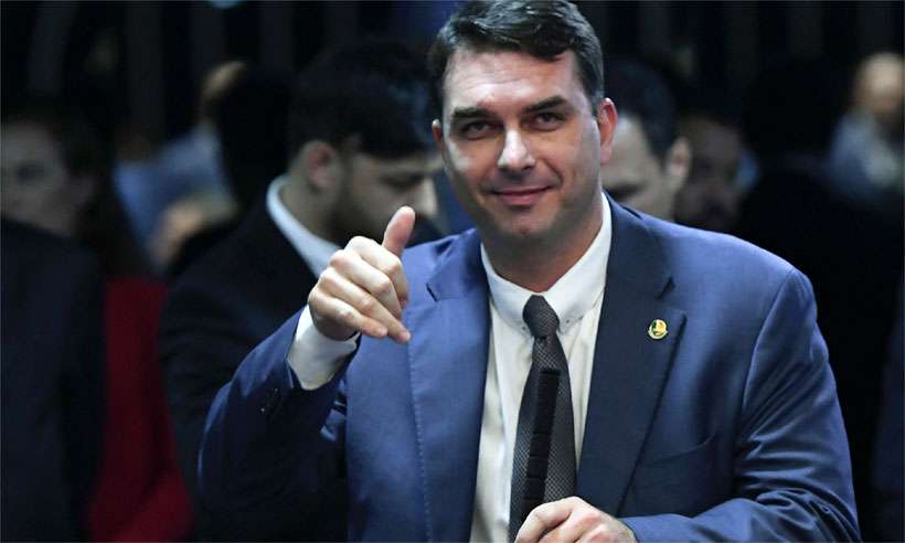 Flávio Bolsonaro imita gargalhada do pai ao comentar sobre CPI da Covid: assista (Foto: Agência Senado)