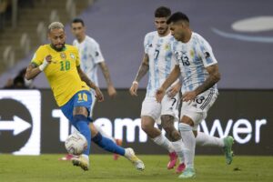 Jogo entre Brasil e Argentina