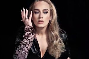 Single é o primeiro do novo álbum da cantora britânica. Adele bate recorde de audição diária no Spotify com 'Easy on Me'