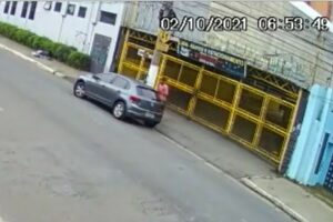 Uma jovem de 25 anos foi estuprada dentro do próprio carro, em São Paulo. O veículo estava estacionado a poucos metros de uma delegacia. (Foto: reprodução - g1)