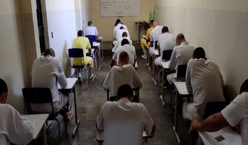 Encceja: Exame oferece certificado escolar e contribui para ressocialização de presos em Goiás