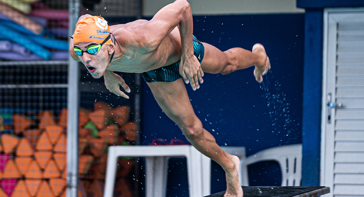 Lucas Alves nada provas de longa duração, como 400m, 800m e 1.500m (Foto: Heber Gomes - Mais Goiás)