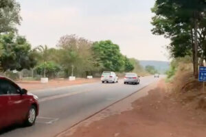 Motoristas se arriscam em ultrapassagens proibidas nas BRs de Goiás durante feriado