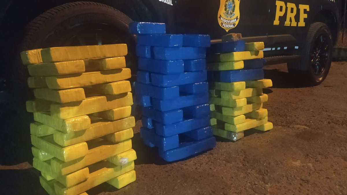 Em uma noite, polícia apreende 600 kg de maconha nas BRs de Goiás