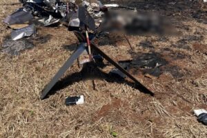 Helicóptero com drogas cai na fronteira com Paraguai e duas pessoas morrem carbonizadas - Vídeo