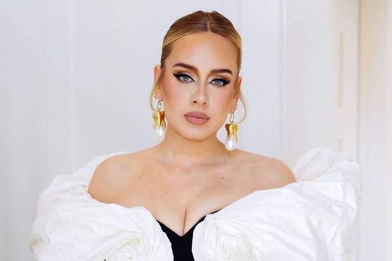 Cantora quebra cinco anos de silêncio em entrevista para Vogue. Adele fala sobre divórcio e novo namoro: 'Minha vida desmoronou'