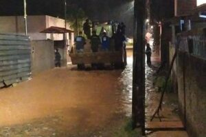 Em Amarantina, distrito de Ouro Preto, moradores ficaram ilhados e precisaram ser resgatados por tratores