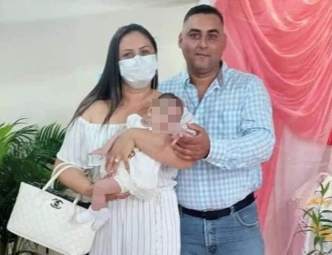 Angélica Maria com o marido e a filha que morreu durante o assalto