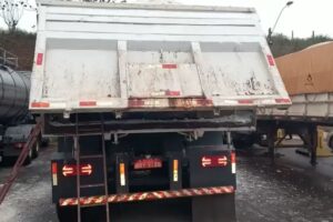 caminhão com fundo falso poderia ser usado pela quadrilha