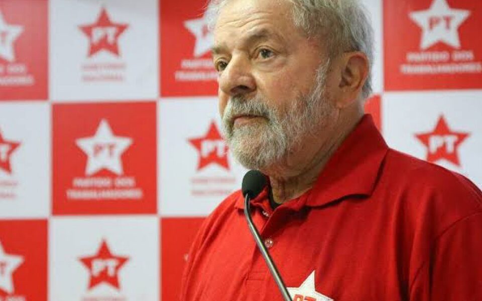 Bolsonaro perderia todos, segundo pesquisa de opinião. Lula vence em todos os cenários de intenção de voto, diz BTG/FSB