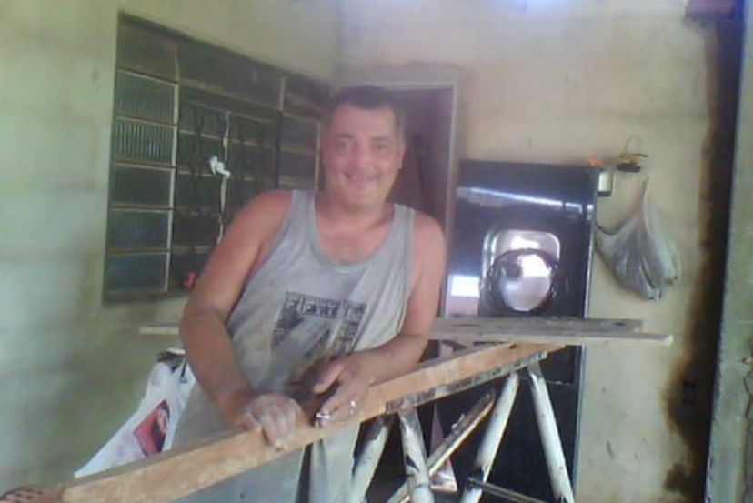 Robson Alves tinha 47 anos e trabalhava como serralheiro. (Foto: Reprodução/Facebook)