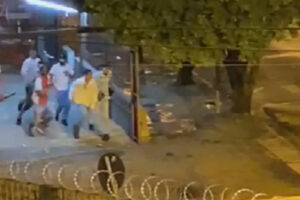 Bar fica destruído após briga entre torcedores rivais em Goiânia: veja o vídeo