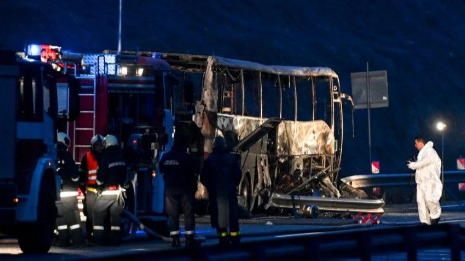 Acidente de ônibus mata pelo menos 45 pessoas na Bulgária