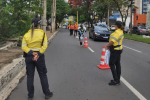 Ação de conscientização no trânsito em Goiânia aborda 550 veículos