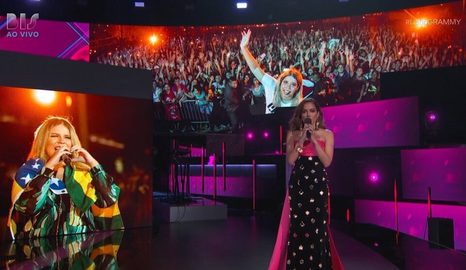 Anitta homenageia Marília Mendonça no Grammy Latino