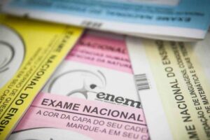 Estudantes podem pedir isenção da taxa do Enem 2022 até dia 15 de abril (Foto: Divulgação - Inep)