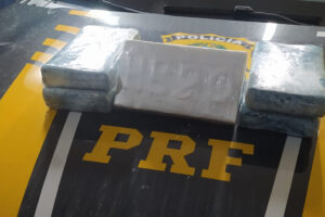 Passageira de ônibus é presa com cocaína avaliada em R$ 1 milhão na BR-060, em Goiânia