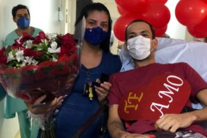 Um paciente, de 30 anos, pediu a namorada em casamento ao receber alta depois de 88 dias internado Hospital de Urgência de Goiânia (Hugo). (Foto: divulgação)