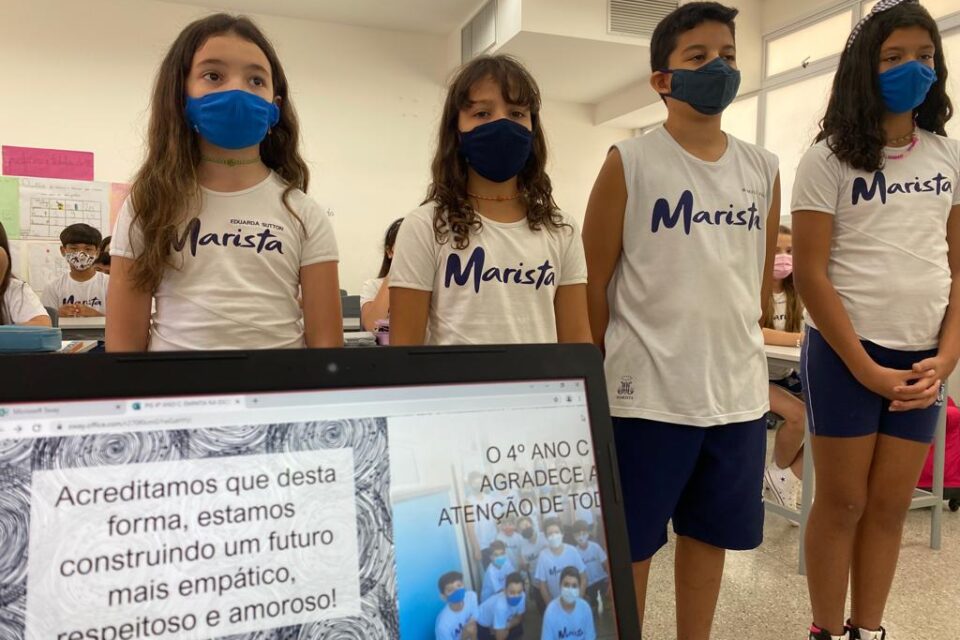 Estudantes do quarto ano apresentam a temática/tema “Empatia Na Escola” durante fórum das crianças; evento foi realizado com partilhas entre os colégios.