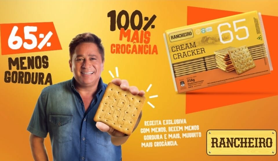 Leonardo é o garoto propaganda da nova linha de biscoitos da Rancheiro