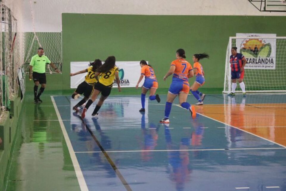 Partida de futsal feminino dos Jogos Abertos de Goiás