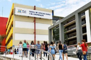 Associação pede adiamento das aulas presenciais na PUC Goiás por avanço da Covid